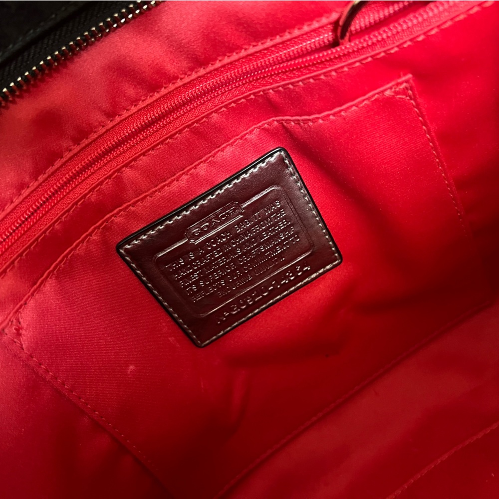 Coach Poppy Tote - Picture 11 of 14